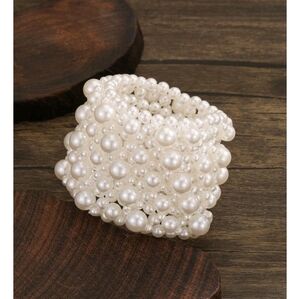 Boutique Faux Pearl Stretch Bracelet 🦪